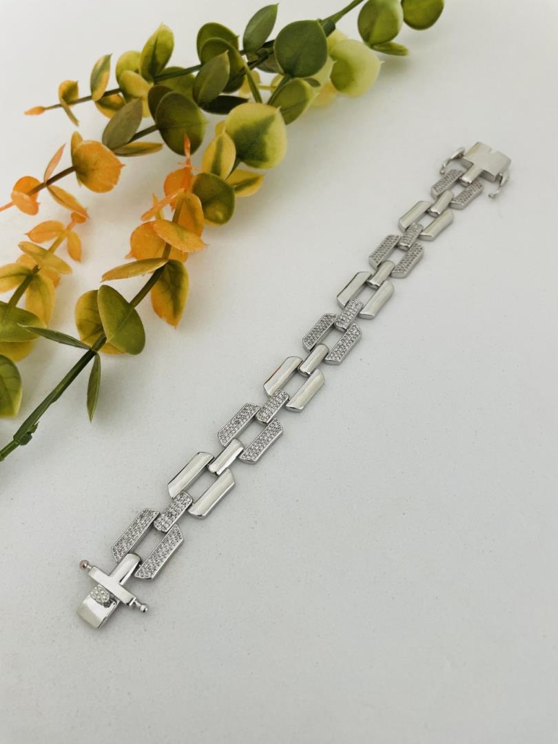 Pulseira Elos com Banho de Ródio e Zircônias Cravejadas