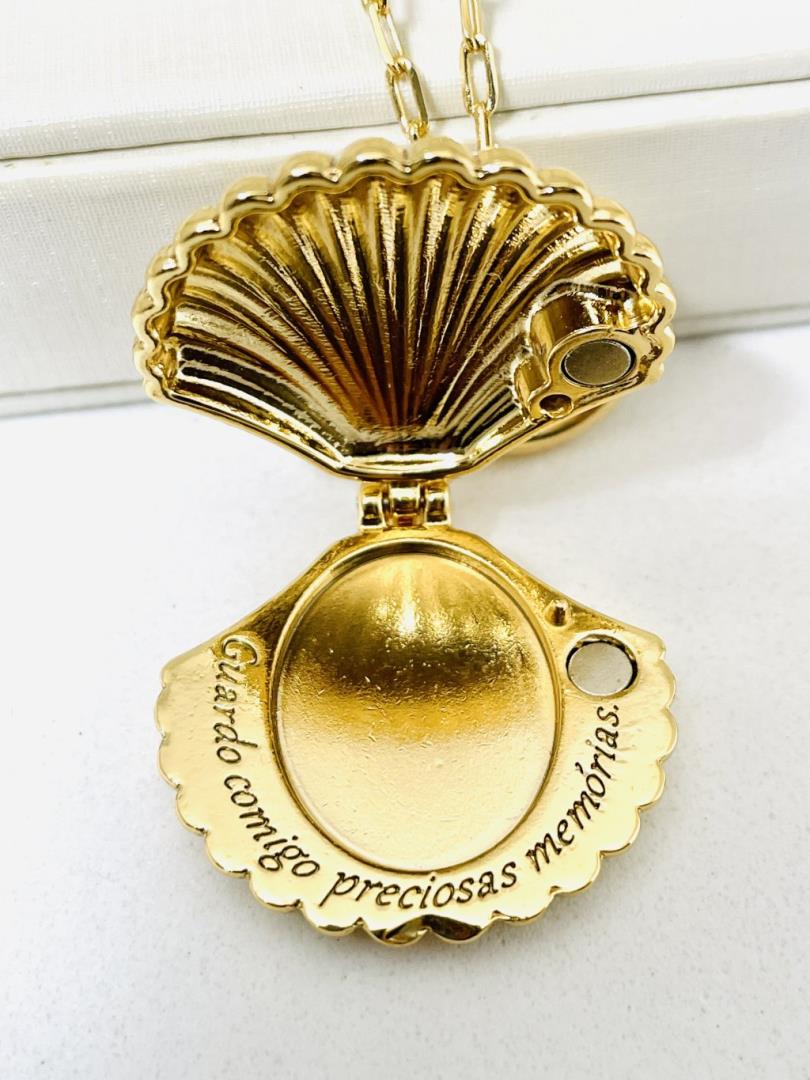 Relicário Formato Concha com Detalhes - Imagem 2