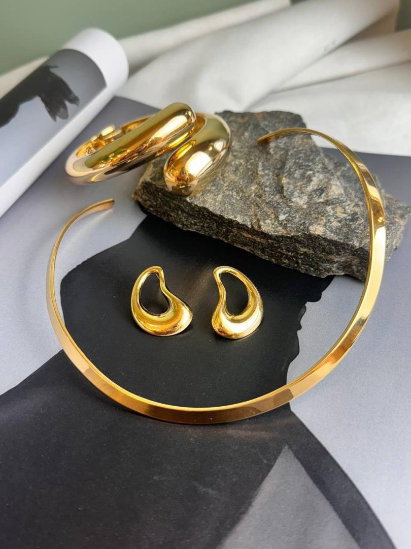 Aro Modelo Anatômico Dourado