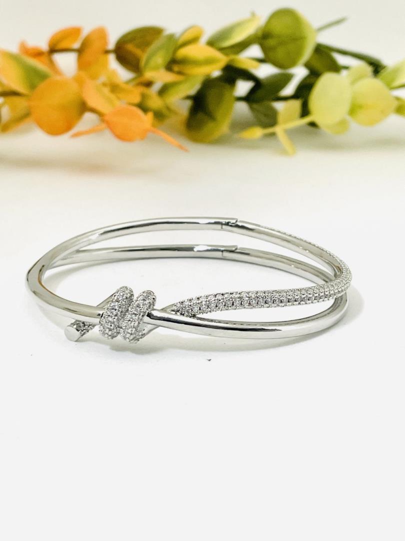 Bracelete Prata com Banho de Ródio Cravejado