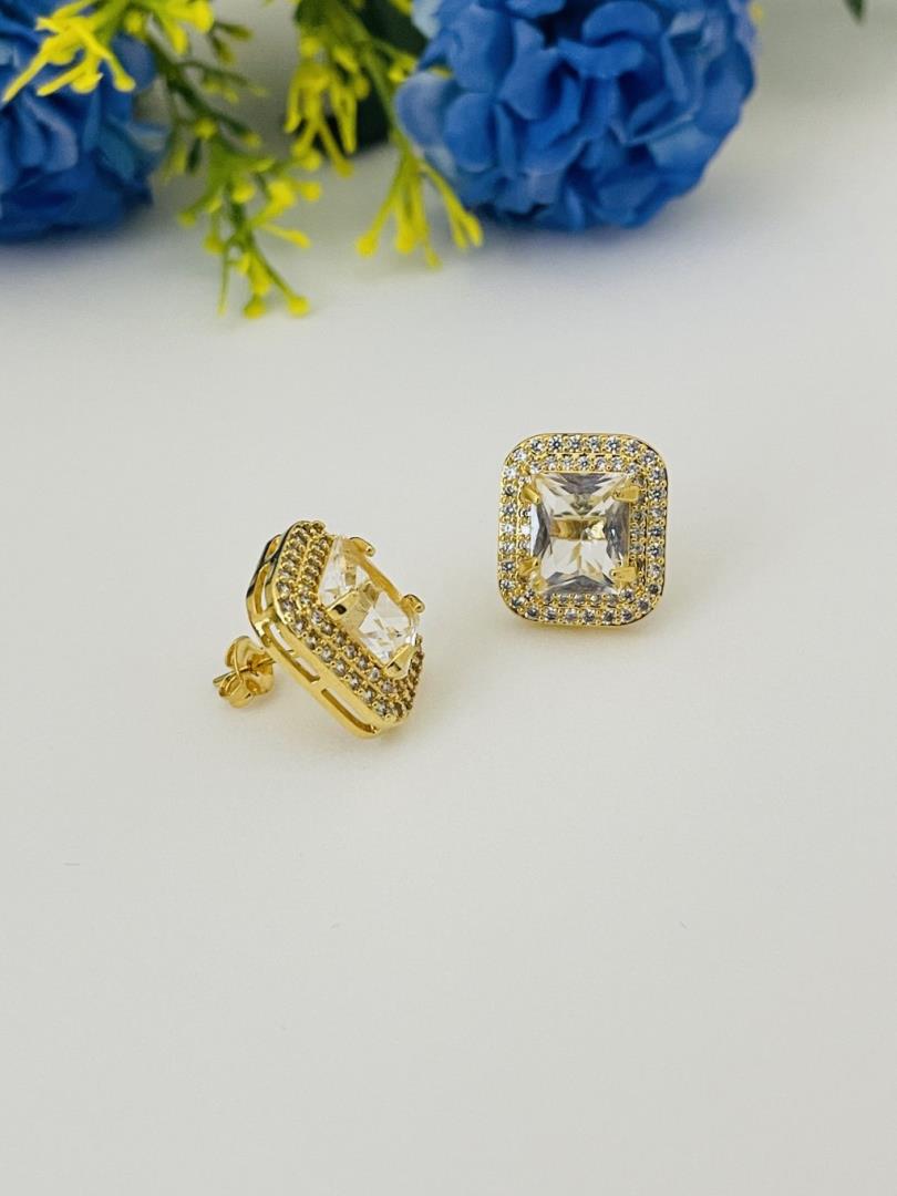 Brinco Cravejado Com Zircônias