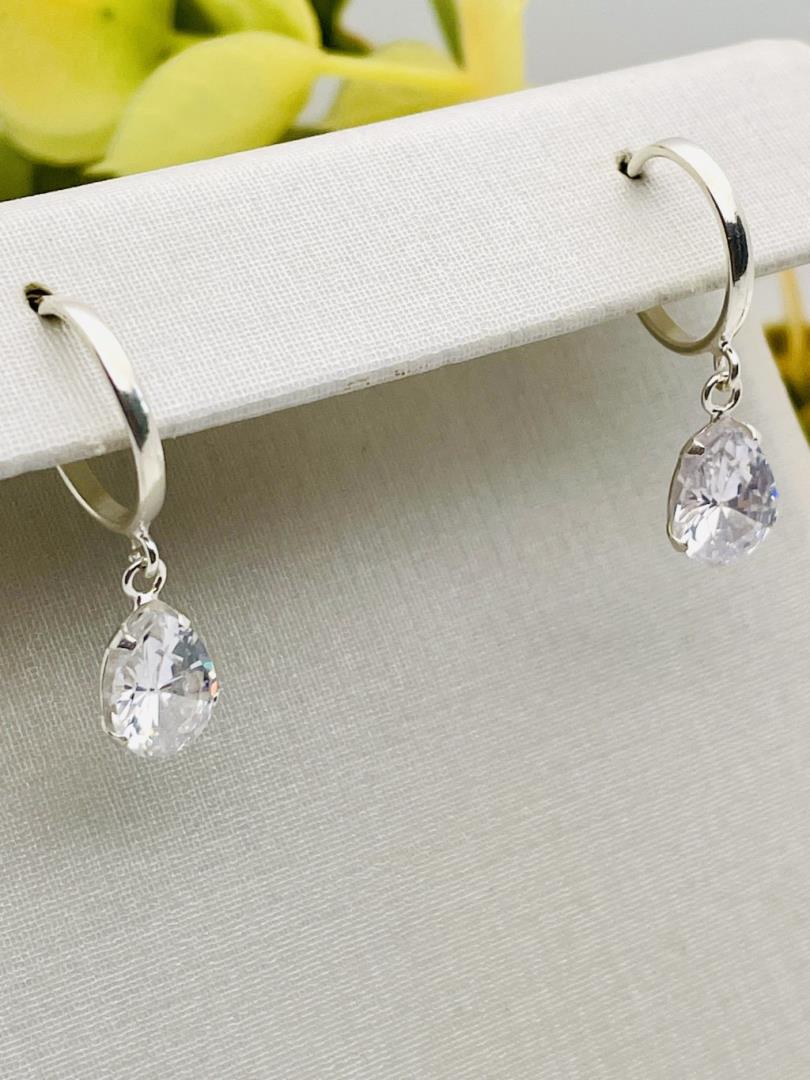 Brinco de Prata com Banho de Ródio e Zircônia