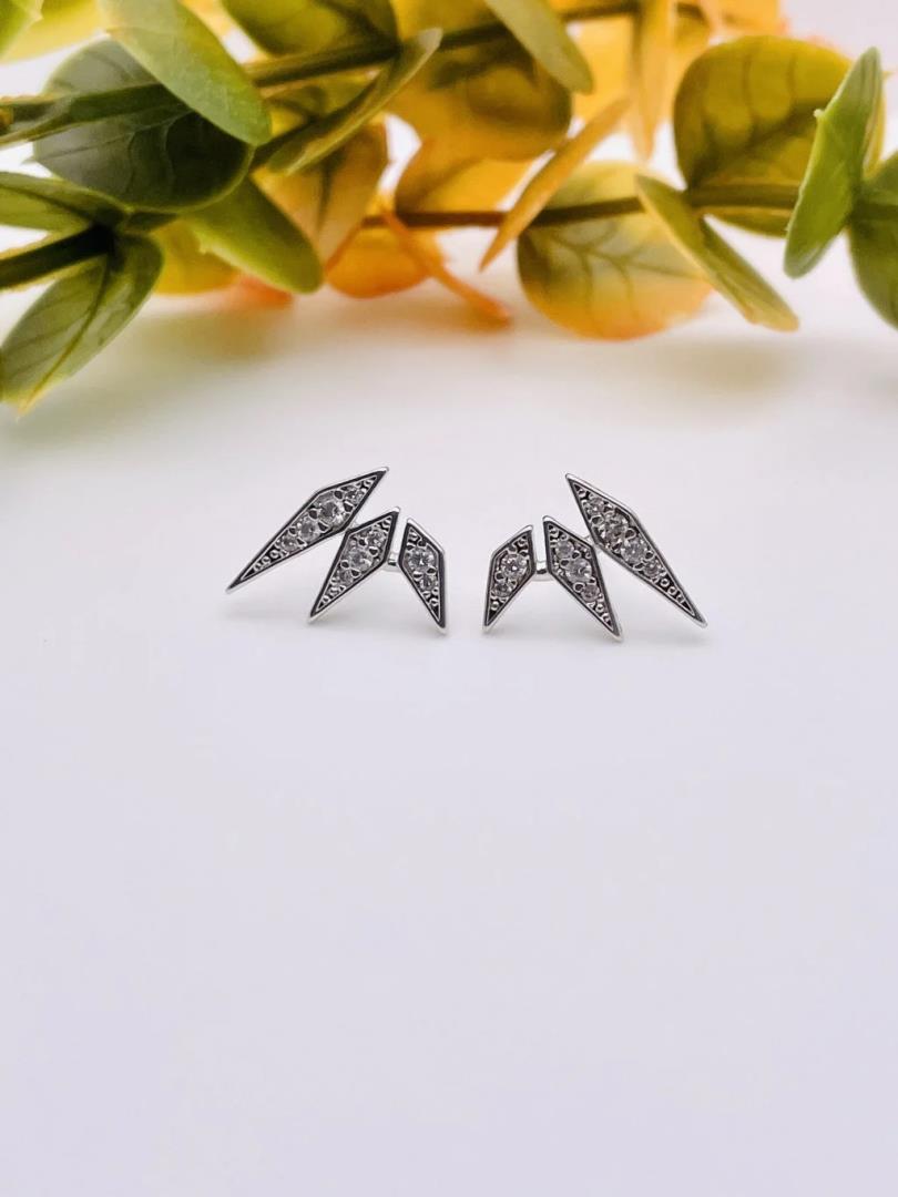 Brinco de Prata Earcuff com Banho de Ródio e Zircônias Cravejadas