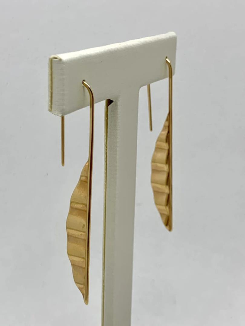 Brinco Formato Folha Com Gancho