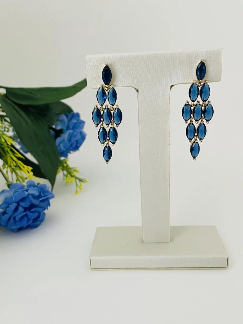 Brinco Longo com Pedras Azuis