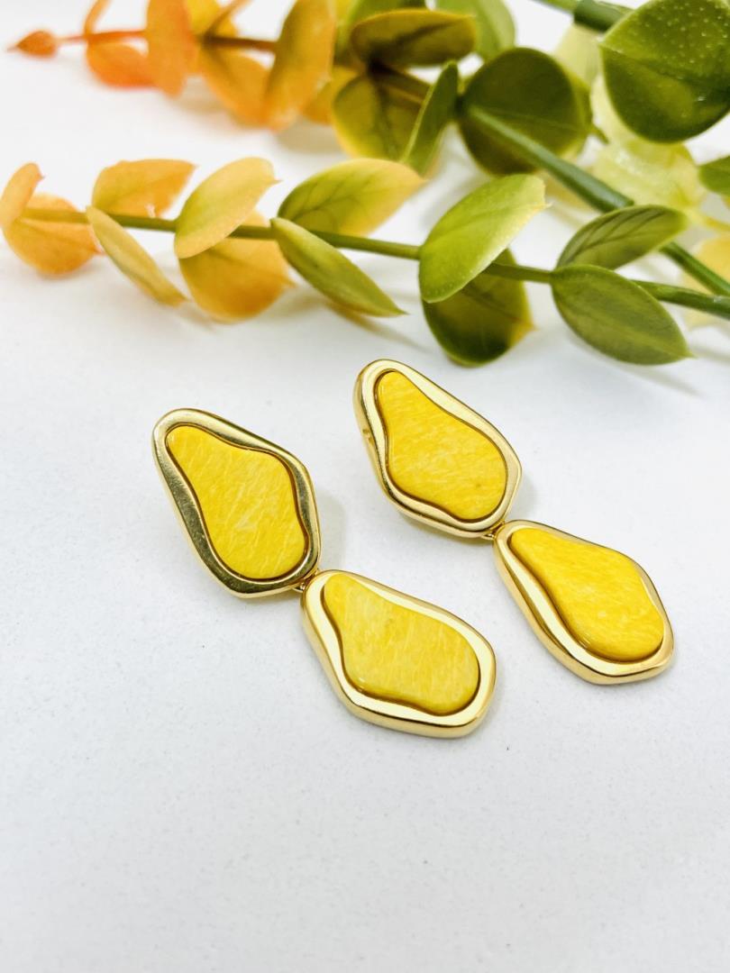 Brinco Longo Pedra Feldespato Amarela