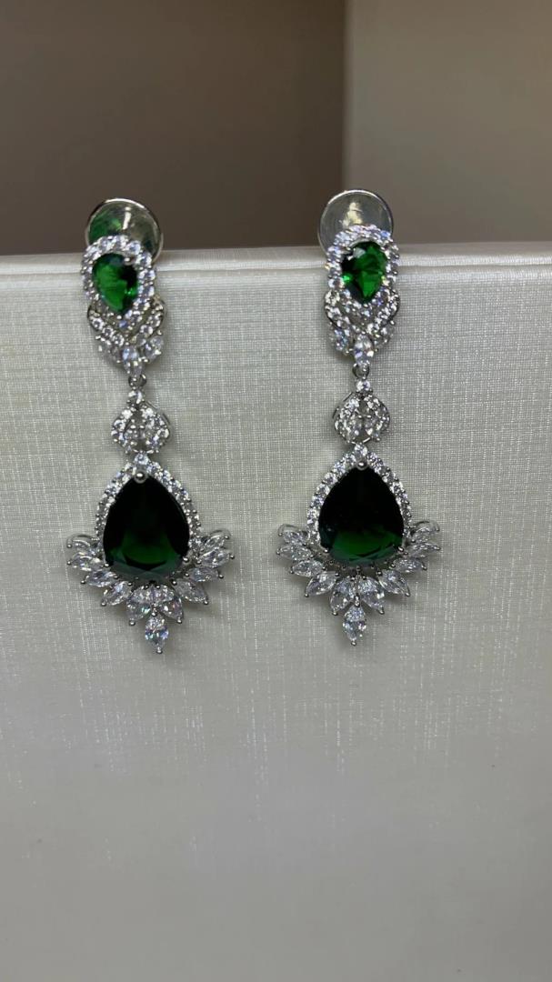 Brinco Pedra Verde Esmeralda Com Zircônias Cravejadas