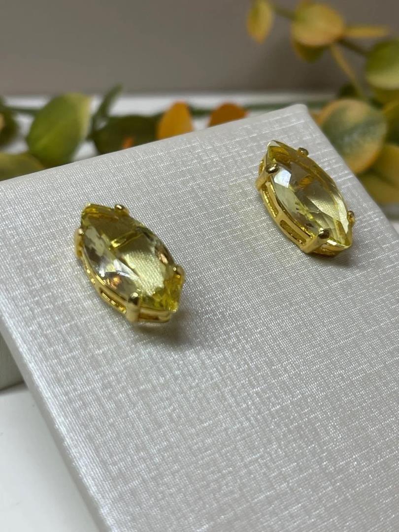 Brincos Formato Oval Facetada Com Pedra Amarela Citrino