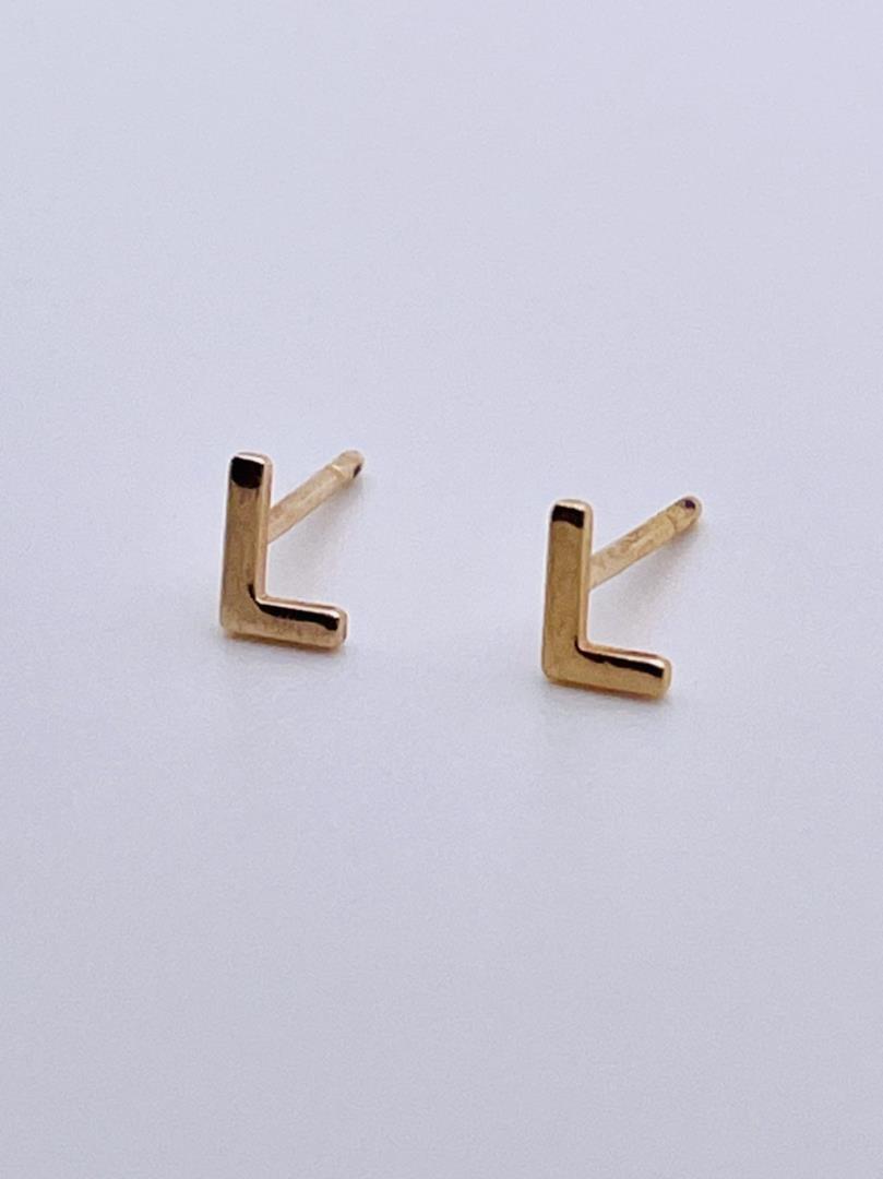 Brincos Letra L