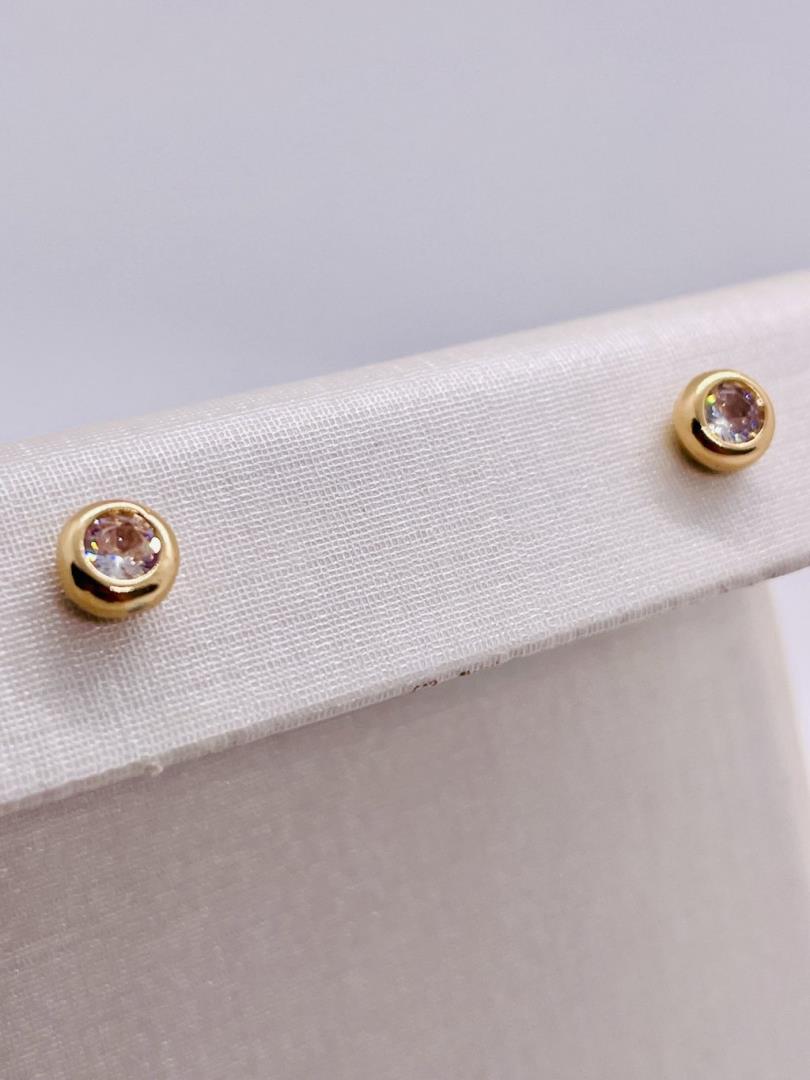 Brincos Ponto de Luz Dourado