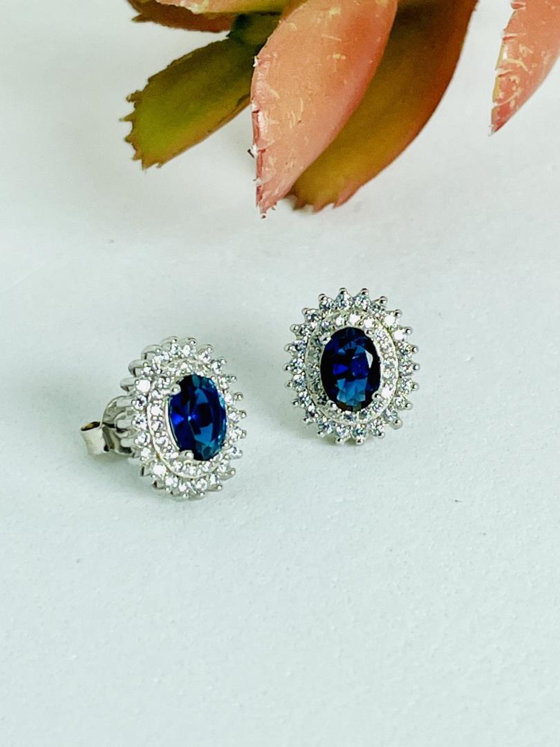 Brincos Prata com Banho de Ródio e Pedra Safira Azul