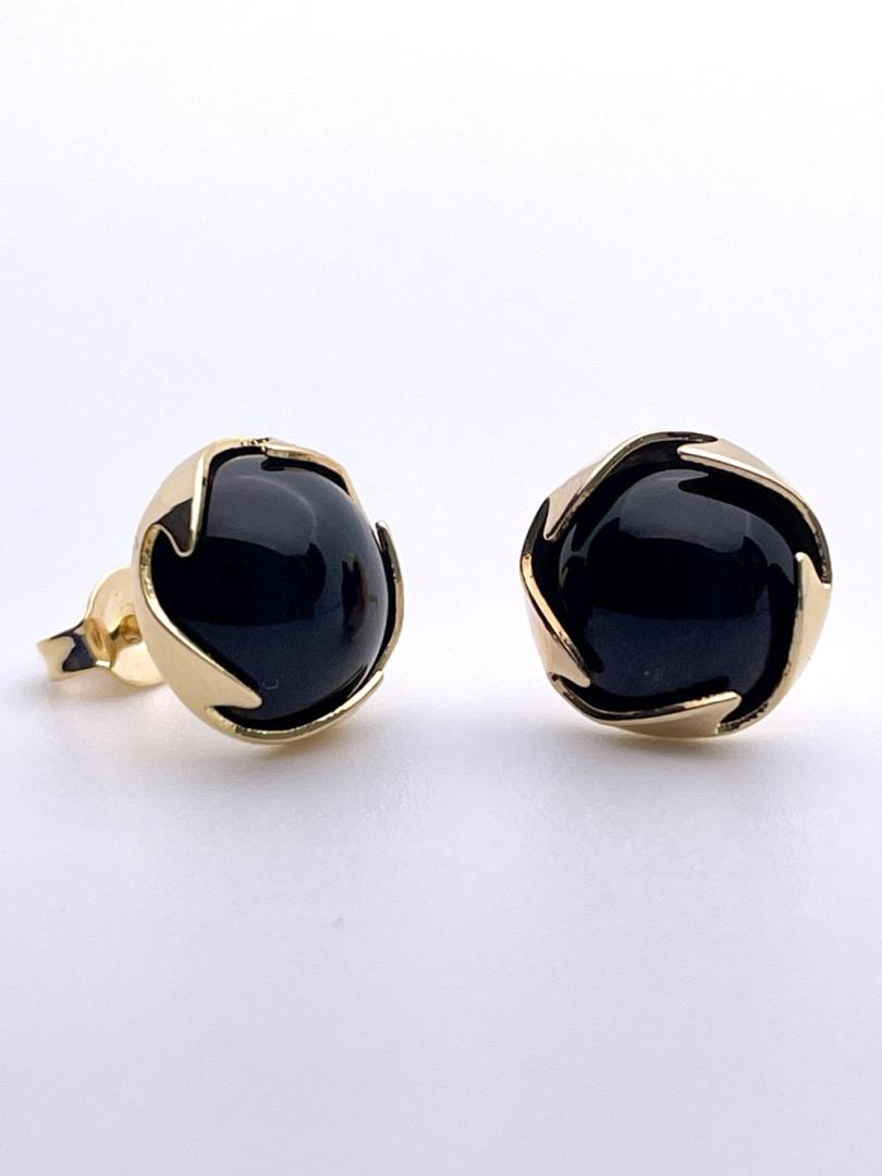 Brincos Redondo Com Pedra Na Cor Preta