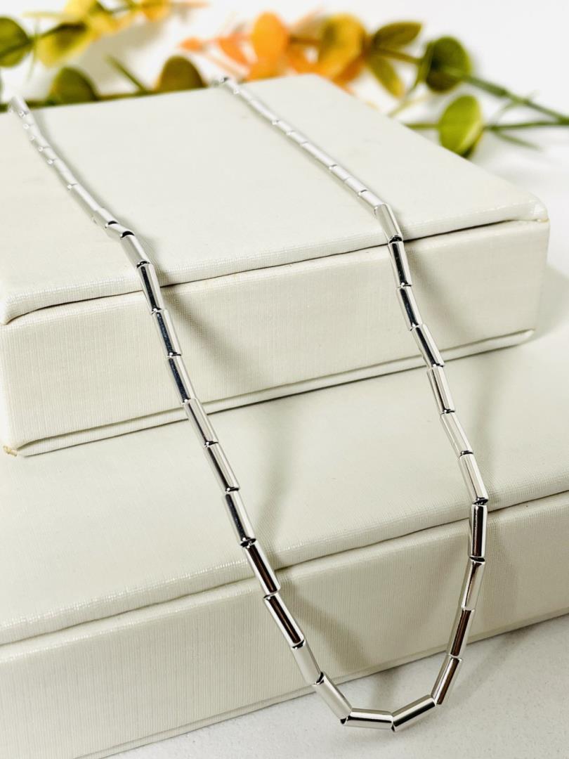Colar Canutilho Longo com Banho de Ródio Branco