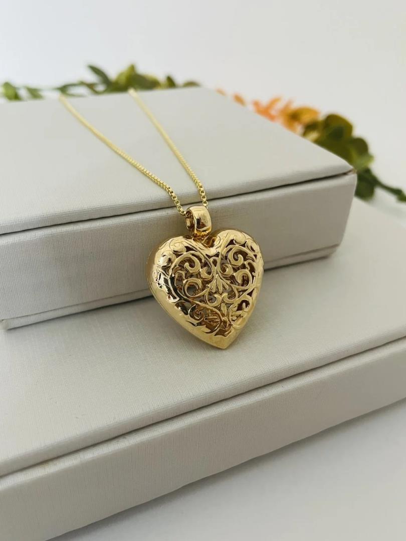 Colar com Pingente Coração Vazado