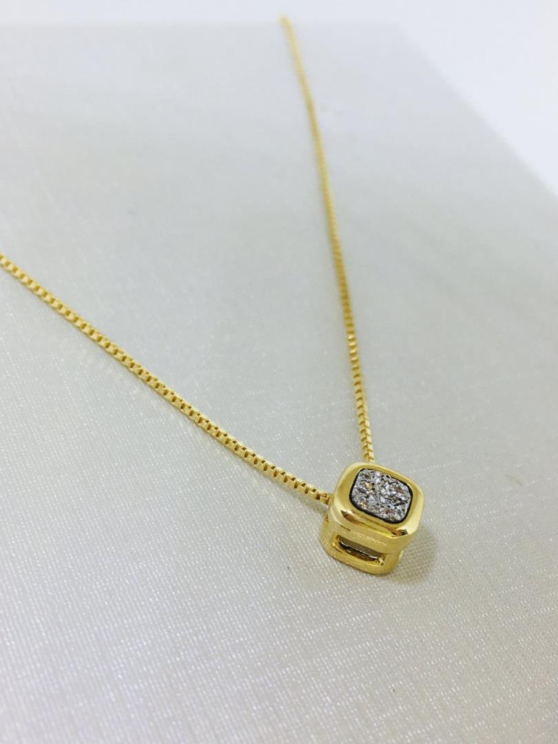 Colar Com Pingente De Pedra Drusa Ouro