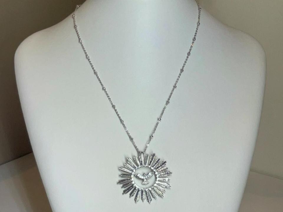 Colar Com Pingente Divino Espírito Santo