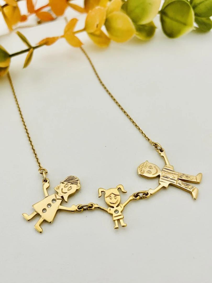 Colar com Pingente Família