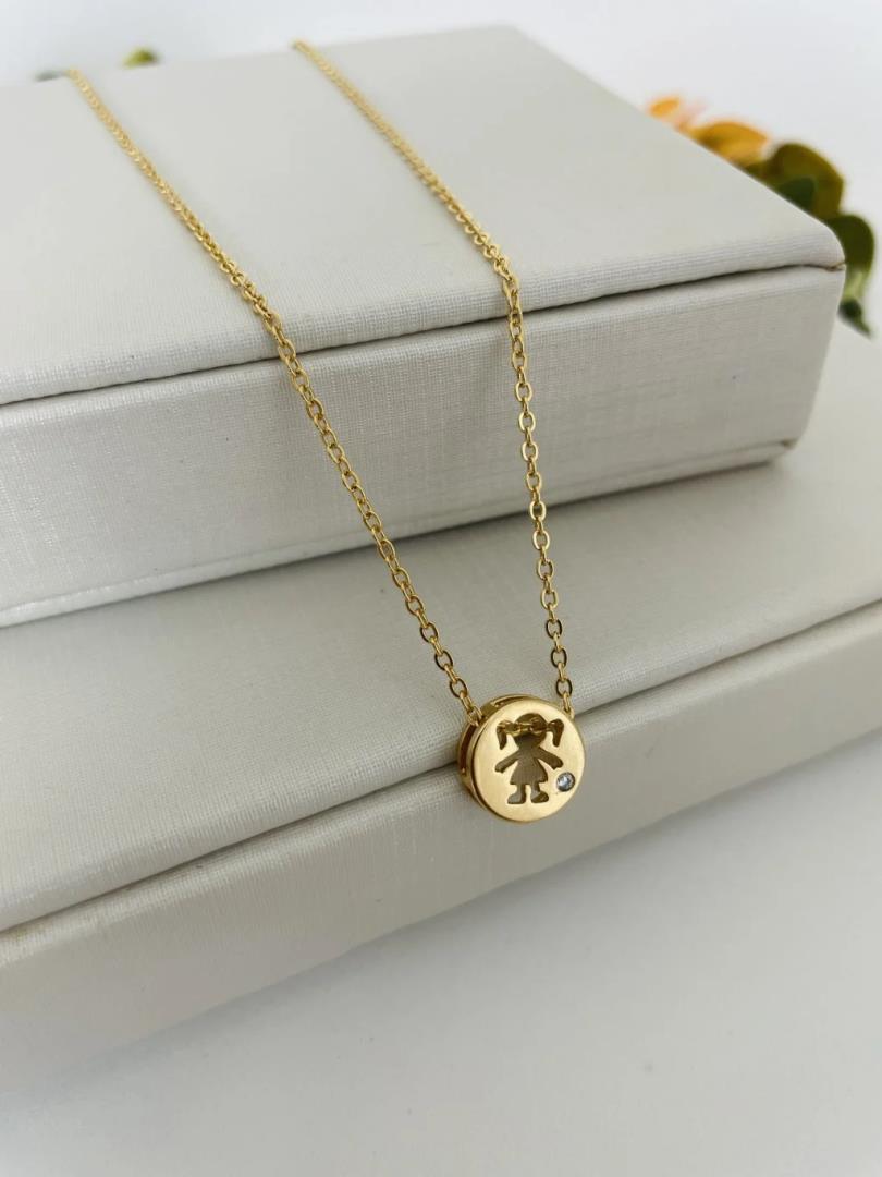Colar com Pingente Menina
