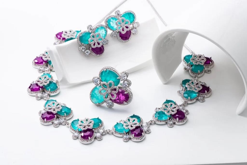 Colar De Luxo Regulável Cravejado Com Zircônias Coloridas