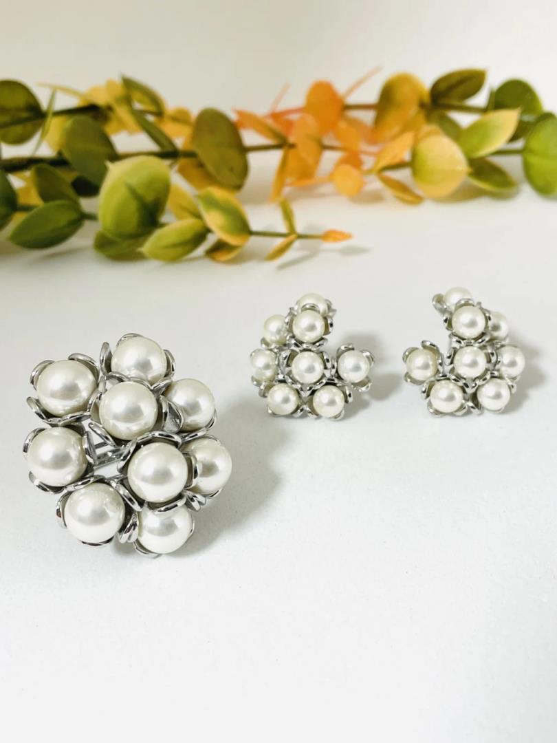 Conjunto Anel e Brinco de Pérolas com Banho de Ródio