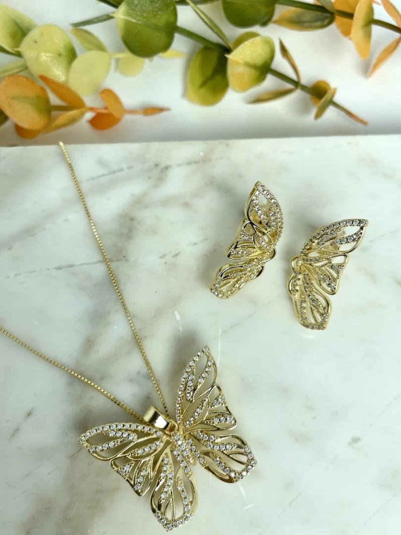 Conjunto Brinco e Colar com Pingente Borboleta Cravejada
