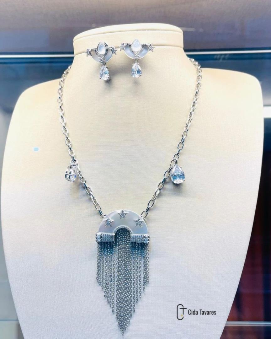 Conjunto Brinco E Colar De Prata Com Madrepérolas Cortadas a Laser