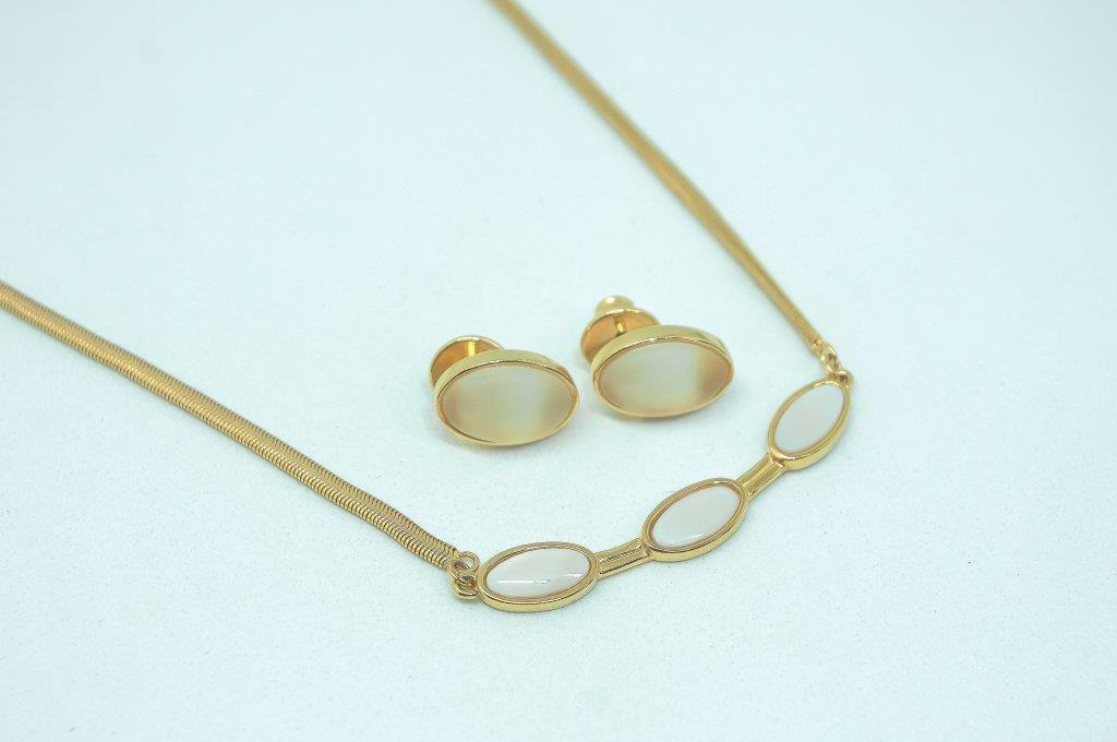 Conjunto Colar E Brinco Com Madrepérola