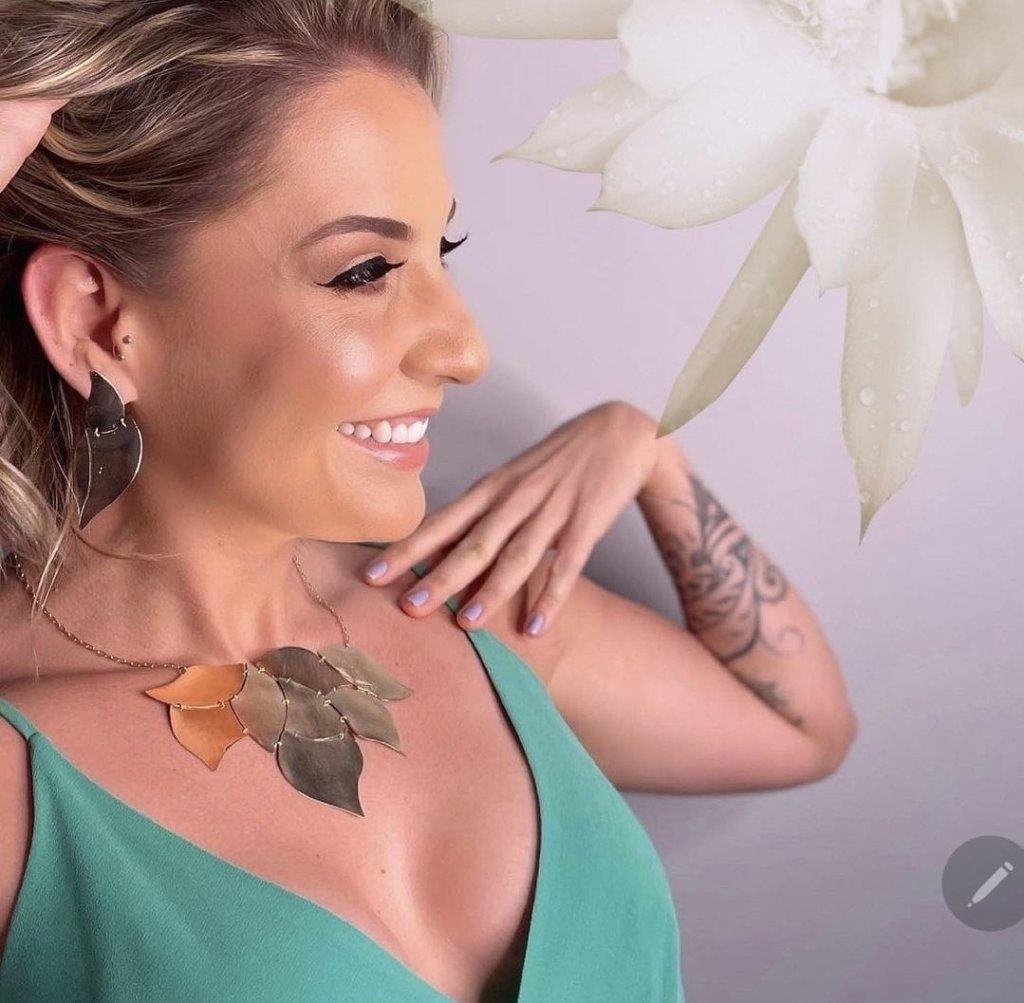 Conjunto De Corrente E Brinco Formato Folhas Banho Fosco