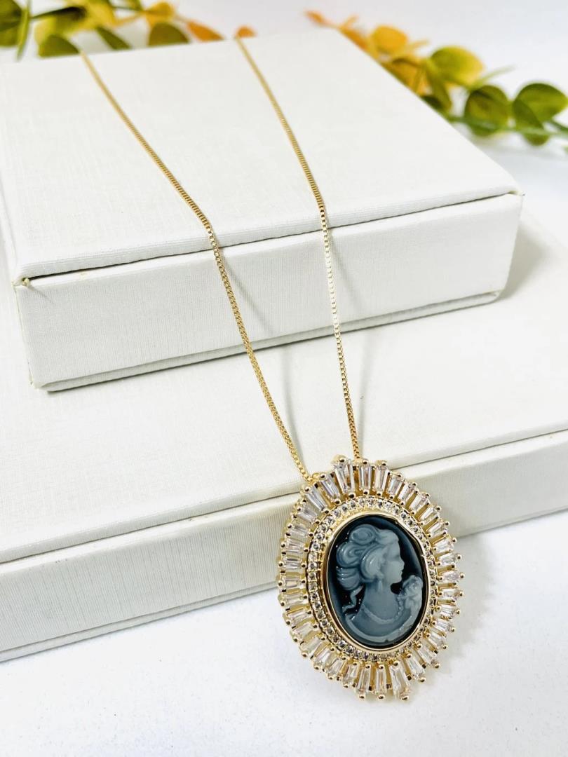 Corrente com Pingente Cravejado