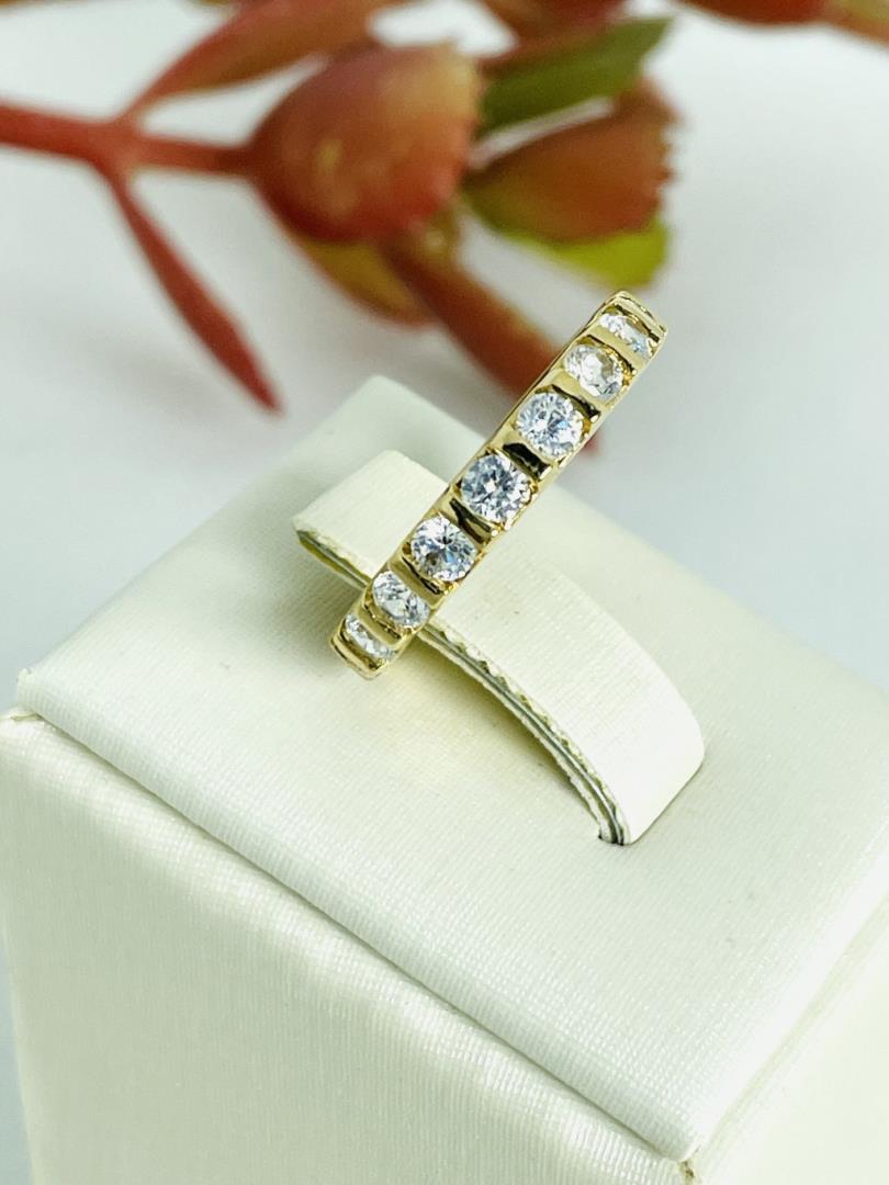 Meia Aliança Cravejada