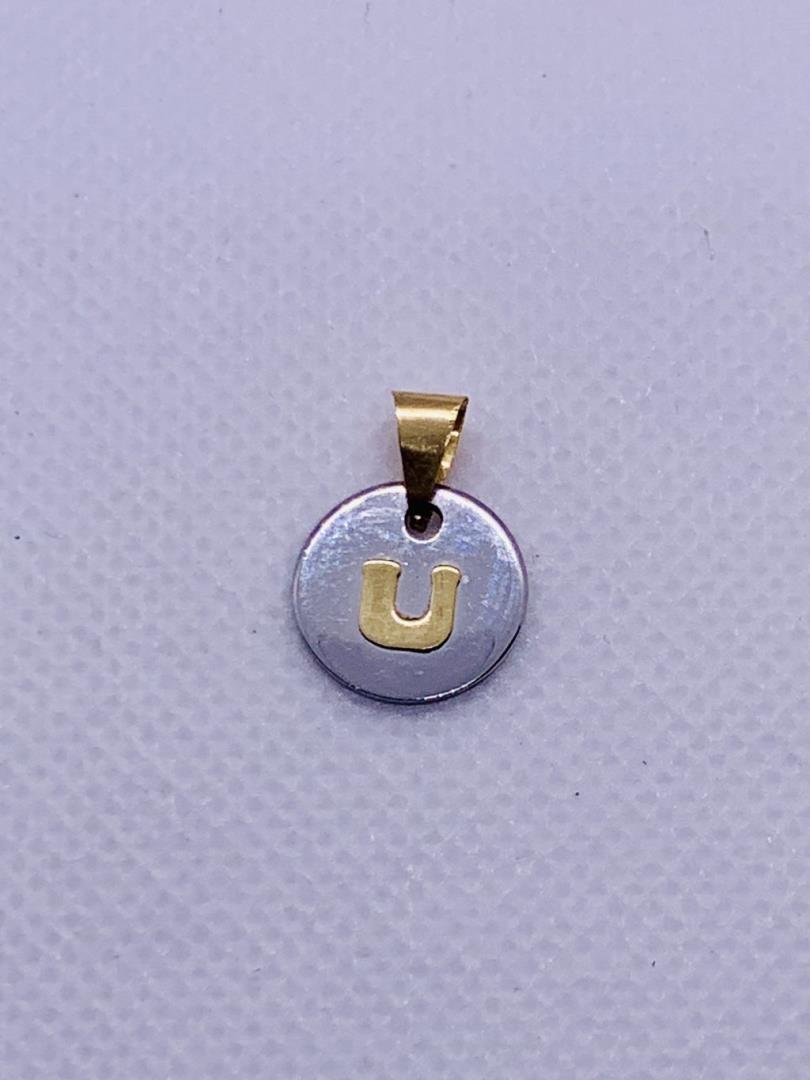 Pingente De Aço Redondo Letra U Folheada A Ouro