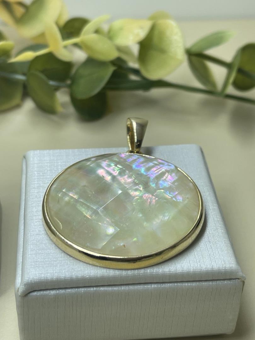 Pingente Formato Losango Madrepérola Australiana