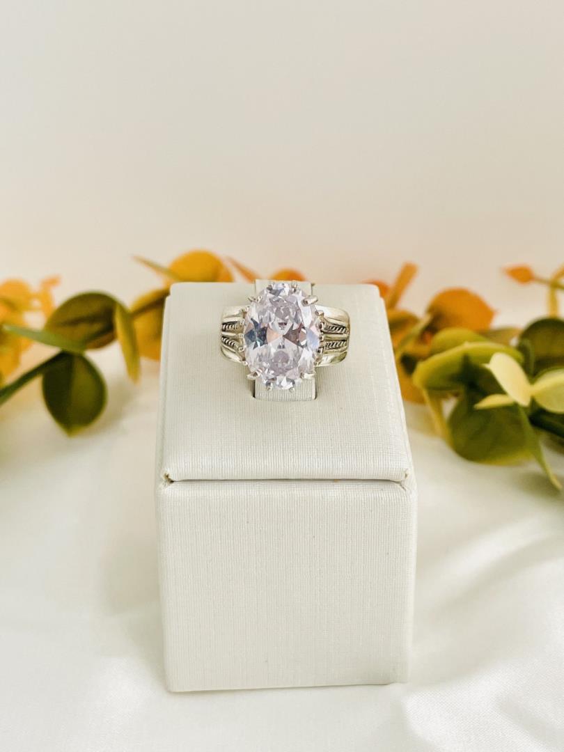 Anel de Prata 950 com Pedra Zircônia Centralizada e Detalhes de Macassita - Imagem 2