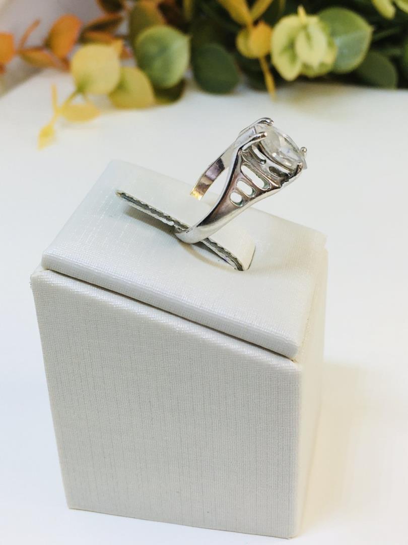 Anel de Prata Com Pedra Retangular Centralizada - Imagem 2