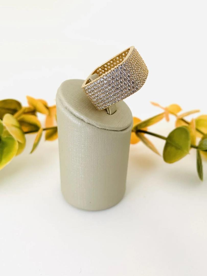 Anel Formato Quadrado Cravejado