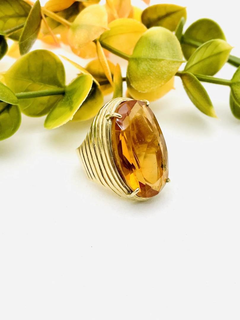 Anel Pedra Oval cor Champanhe