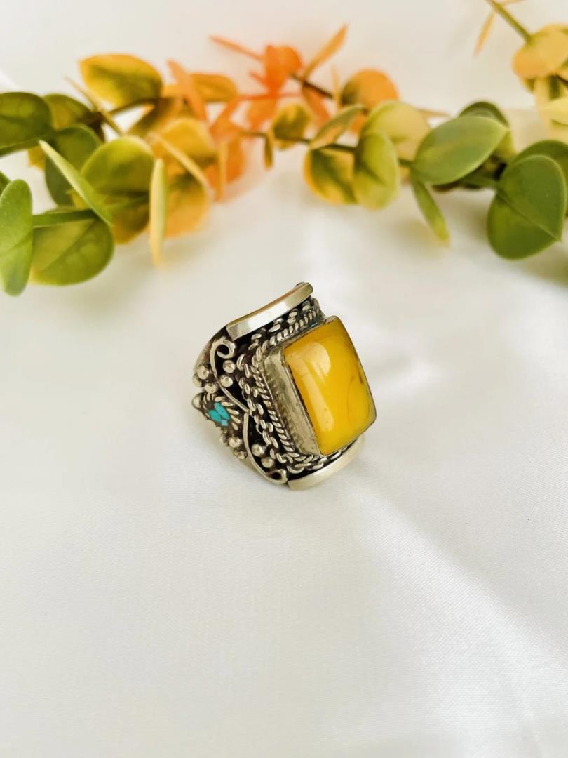 Anel Prata Peruana com Pedra Amarela Centralizada