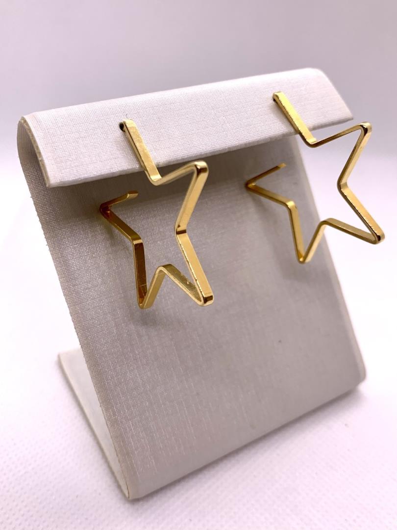 Argola Aberta Formato Estrela Folheada A Ouro