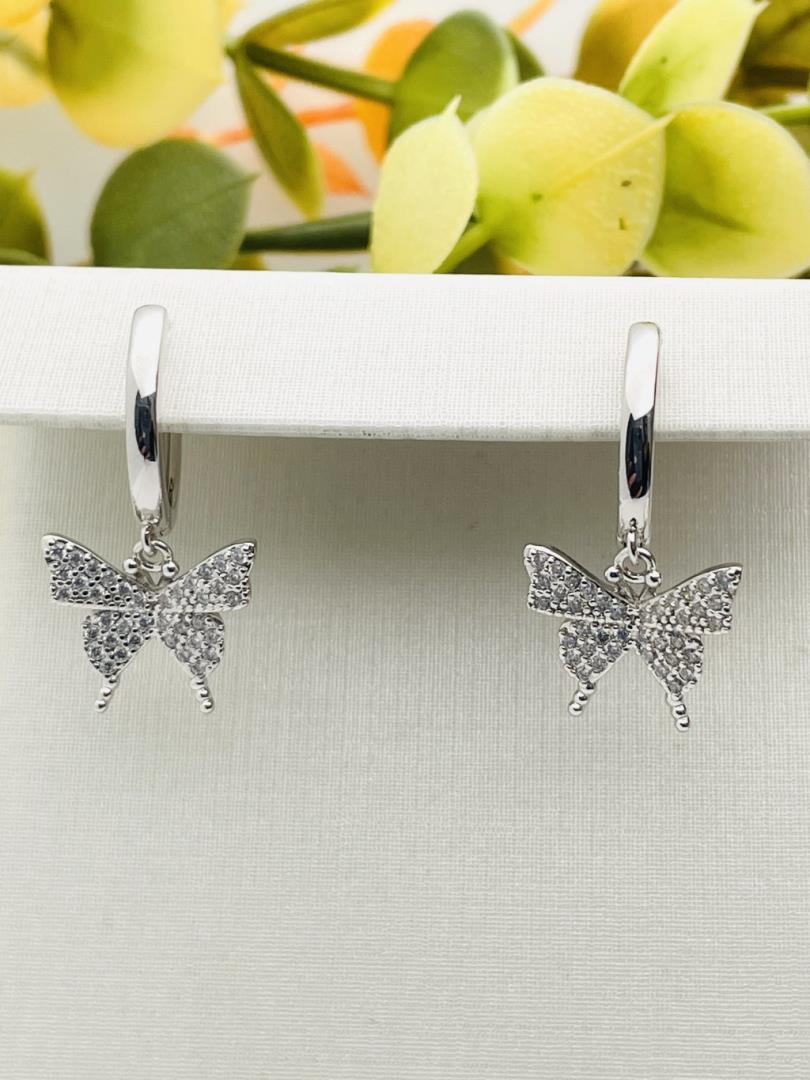 Argola de Prata Borboleta Cravejasdas com Zircônias e Banho de Ródio