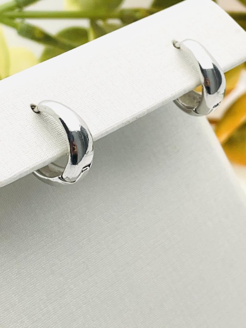 Argola de Prata Pequena com Banho de Ródio