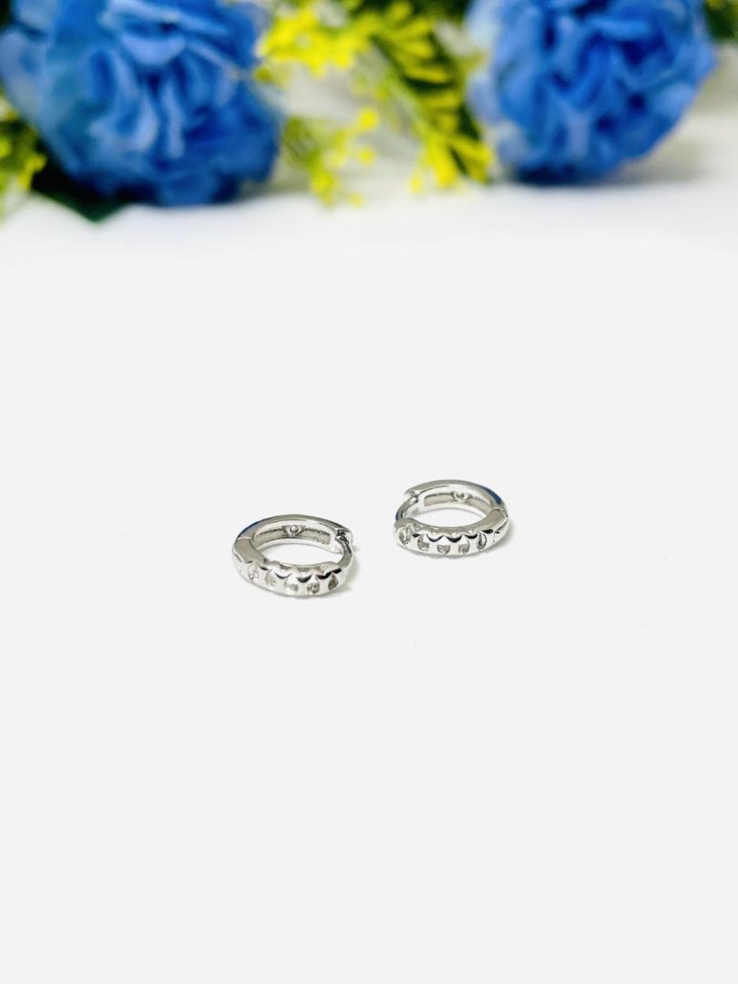 Argola Pequena de Prata Vazada