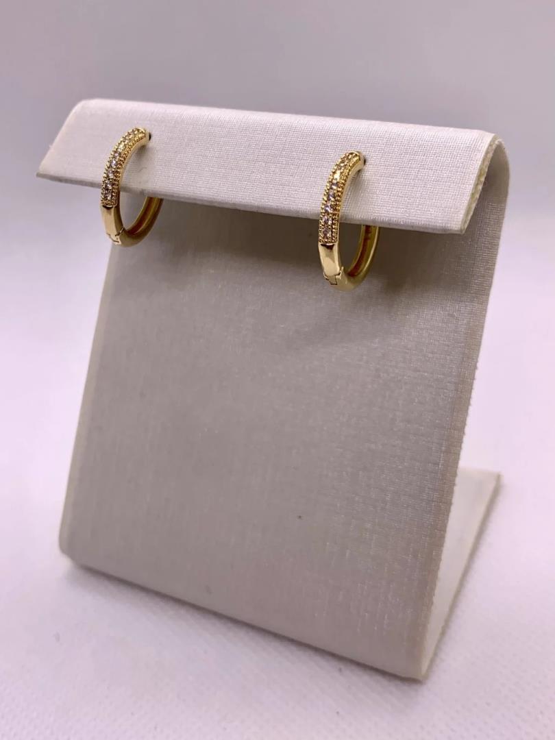 Argola Pequena Fechada Cravejada