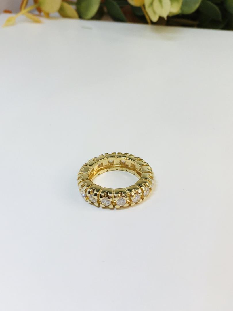 Anel Aparador Com 15 Zirconias Cravejadas