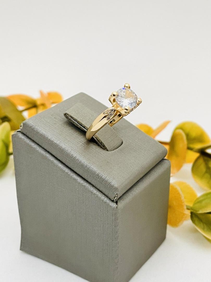 Anel com Banho de Ouro 18k e Zircônia Centralizada