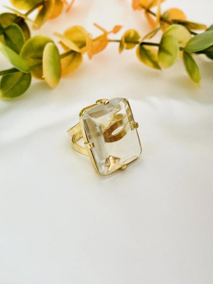 Anel com Pedra de Vidro Quadrada Aro 18 - Imagem 2