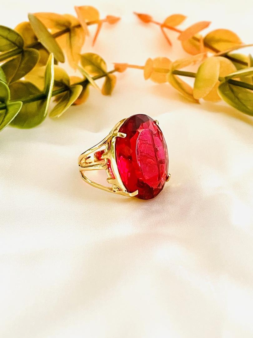 Anel com Pedra Oval cor Vermelha - Imagem 2