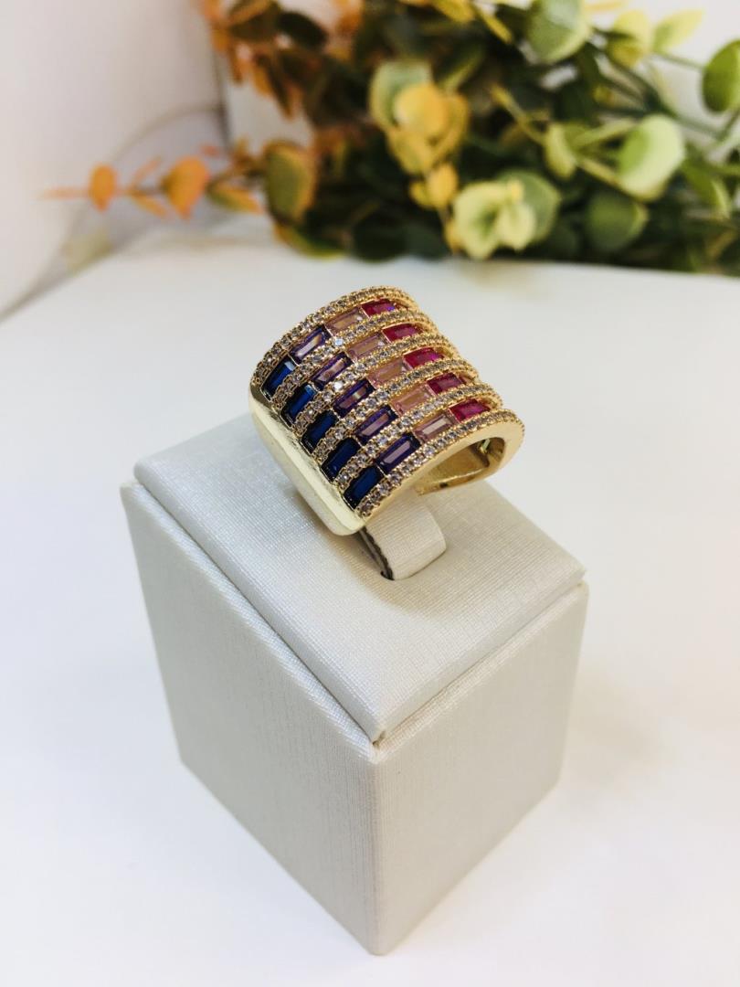 Anel Com Zircônias Coloridas Cravejadas