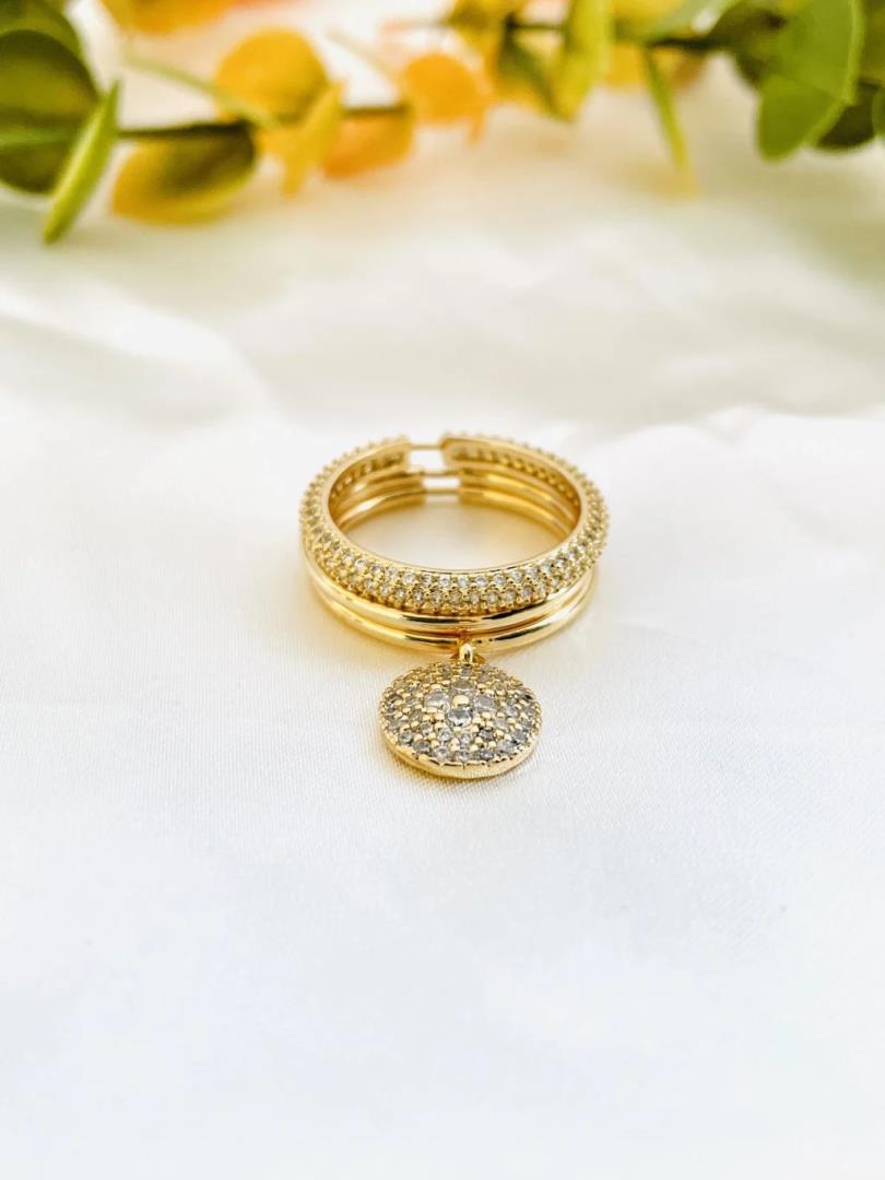 Anel Cravejado com Pingente