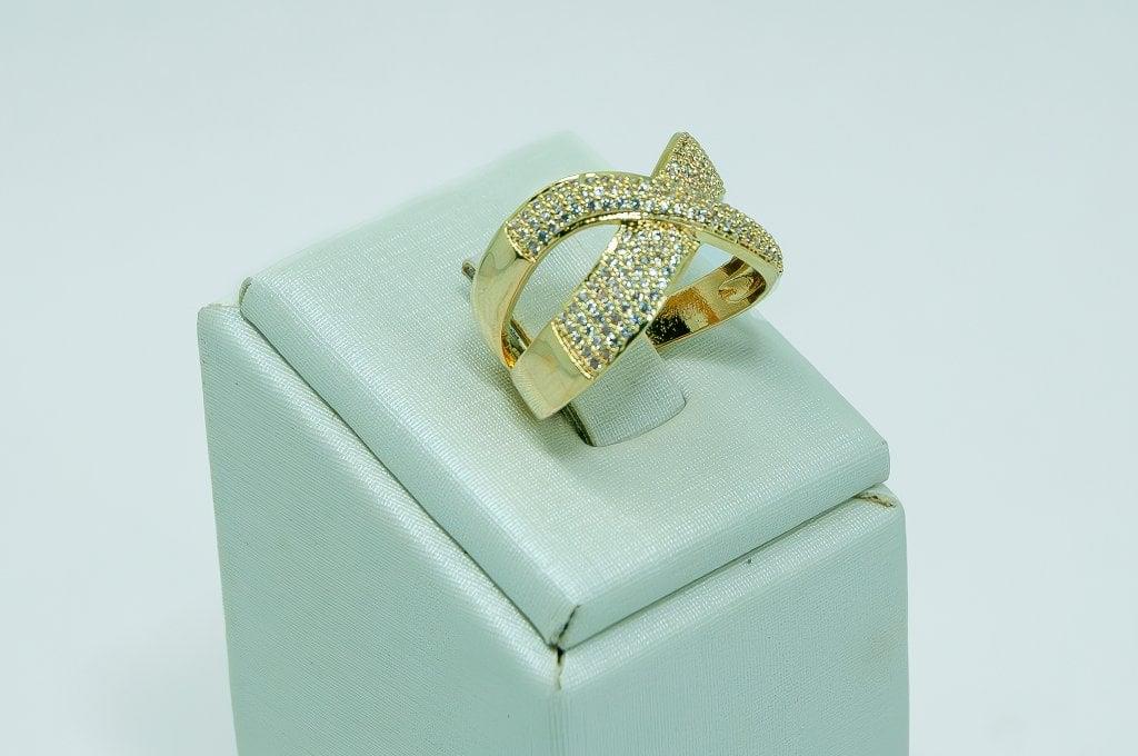 Anel Cravejado Formato X