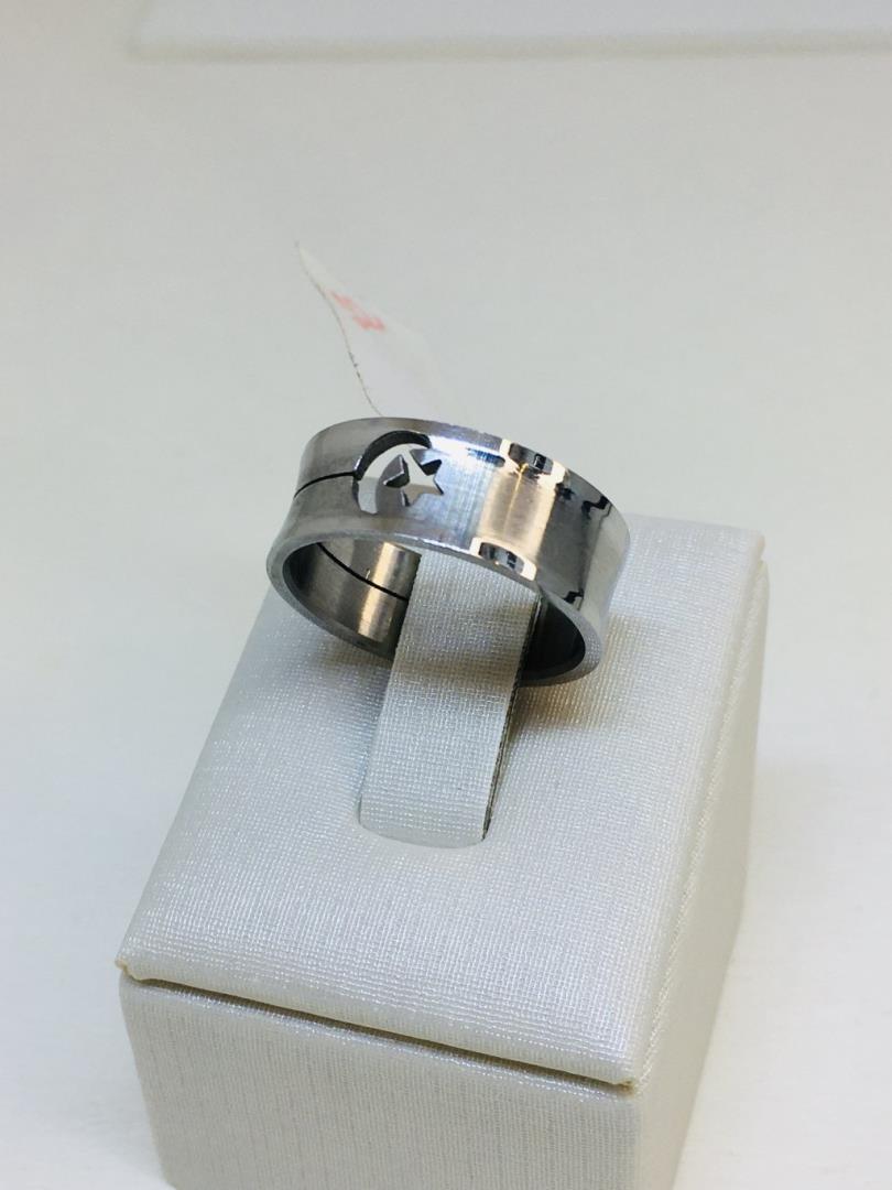 Aliaça de Aço Vazada Com Lua e Estrela